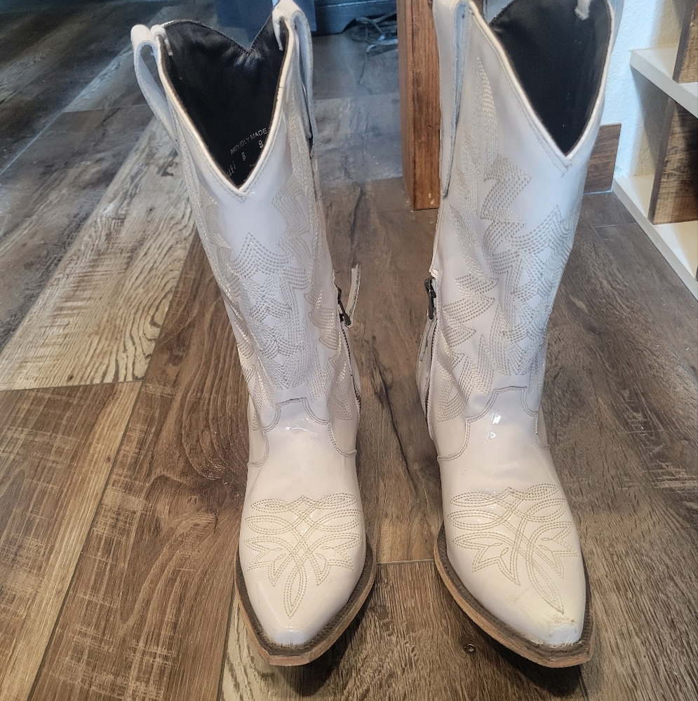 Lane Cowboy Boots
